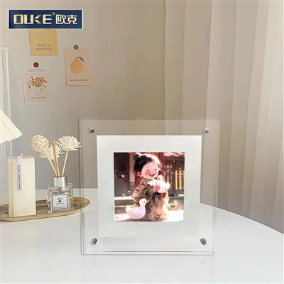 Akrilo rėmas su LED