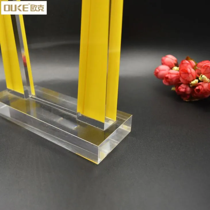 Customized Clear Desktop Acrylic Clock